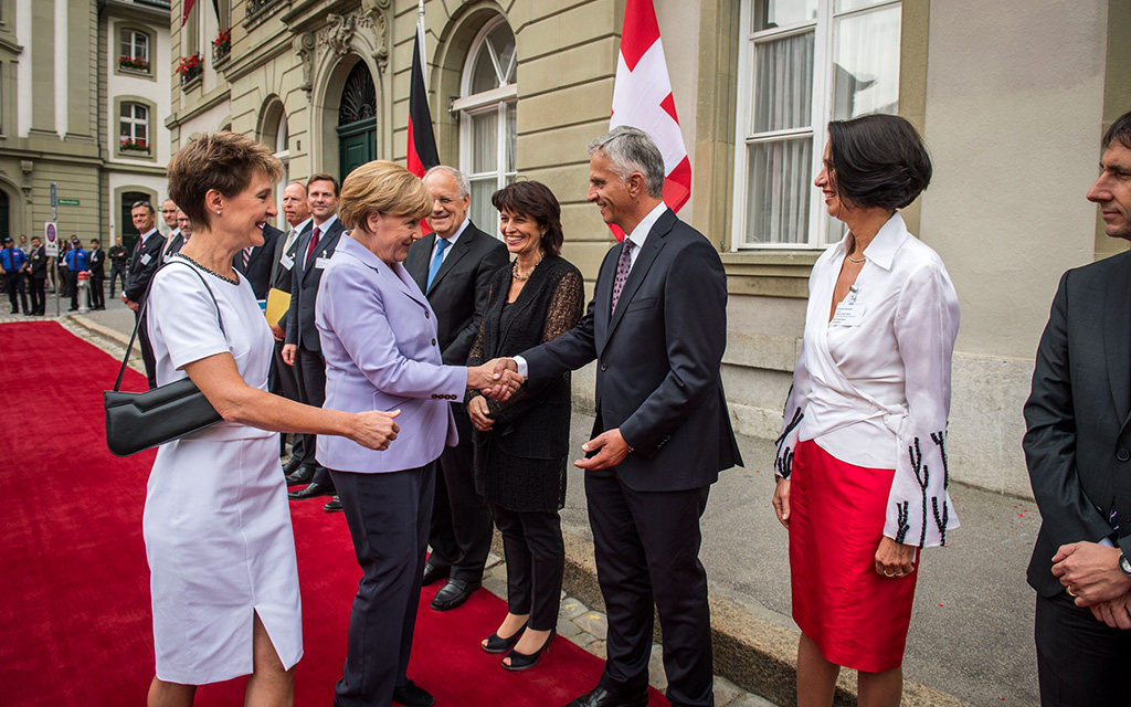 Begrüssung durch den Bundesrat (Foto: ZEM)