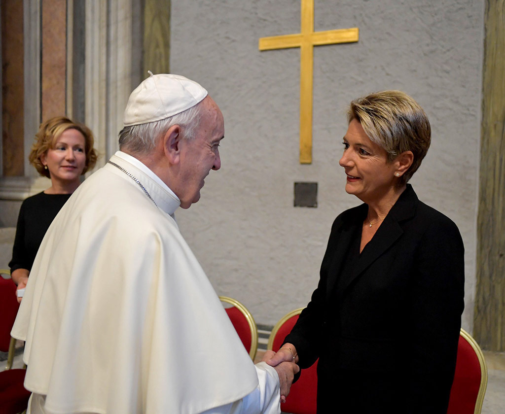 La conseillère fédérale Keller-Sutter rencontre le pape François