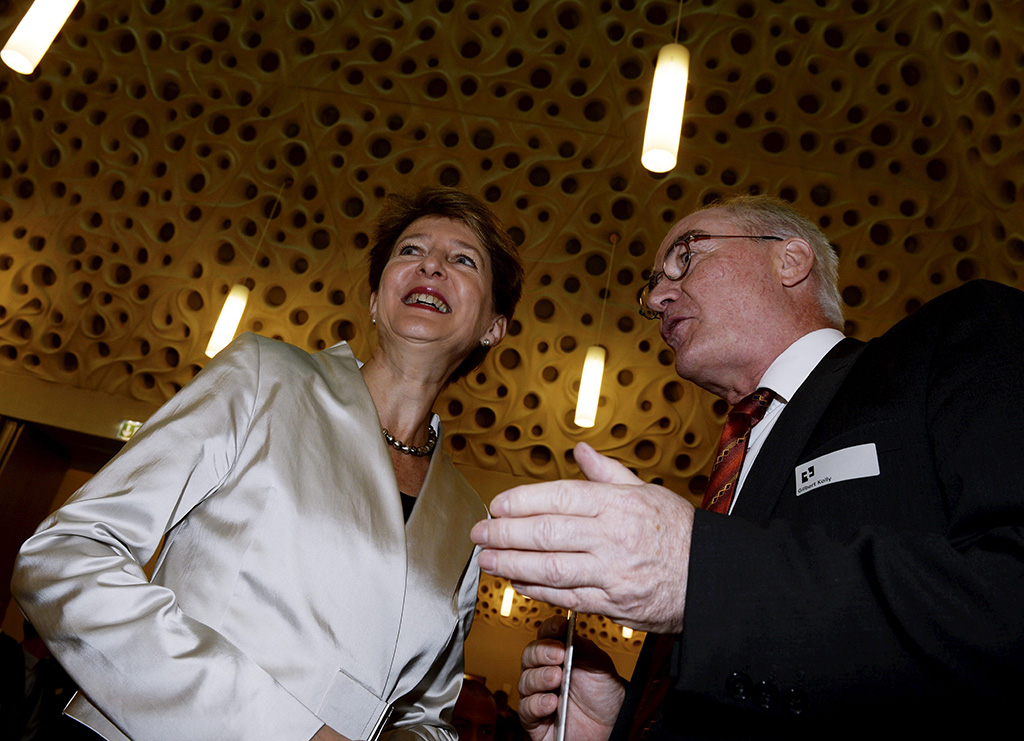 La conseillère fédérale Simonetta Sommaruga et Gilbert Kolly, président du Tribunal fédéral (Photo: Keystone)