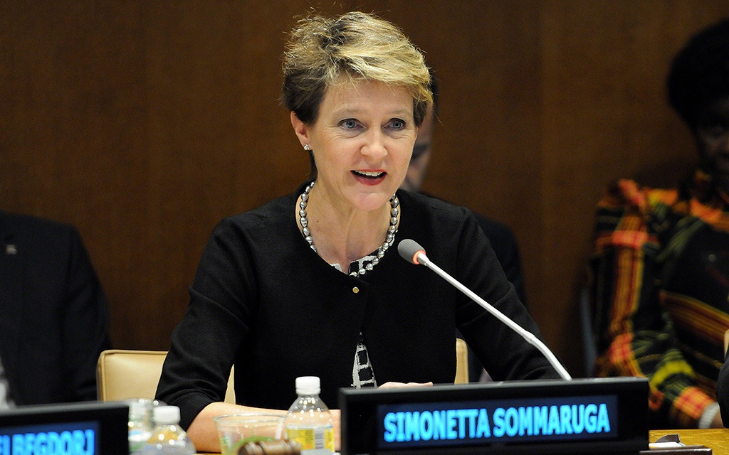 Unitamente al presidente della Mongolia e al vicepresidente del Botswana, la presidente della Confederazione Simonetta Sommaruga ha presieduto una manifestazione allestita dall’organizzazione internazionale IDEA (Istituto per la democrazia e l’assistenza elettorale) (foto: IISD Reporting Services)