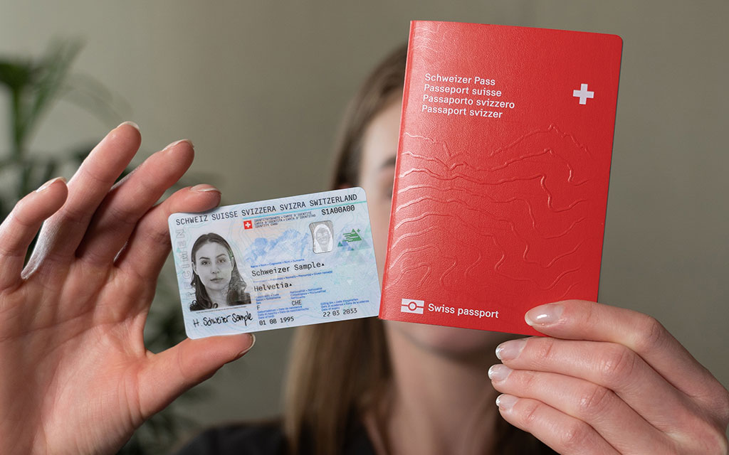 Il passaporto svizzero e la carta d'identità